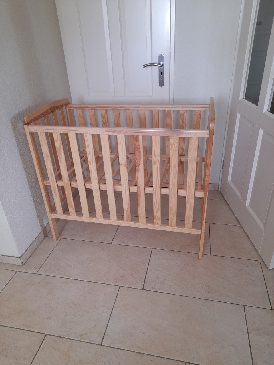 Houten Ledikantje (z.g.a.n.) ( 100 x 50 matras maat)