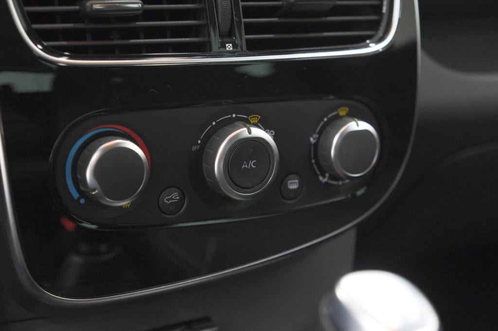 Renault Clio tce 90 limited | trekhaak | navigatie | parkeersensoren