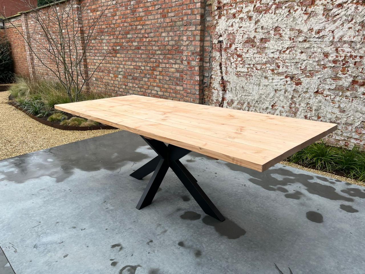 NIEUWE DOUGLAS TUINTAFEL 250/300 CM MET MATRIXPOOT