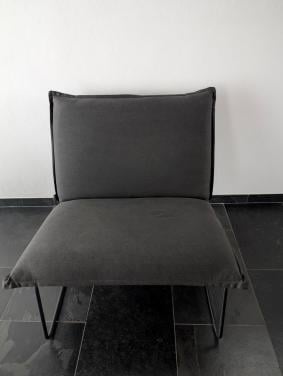 2 loungestoelen grijs