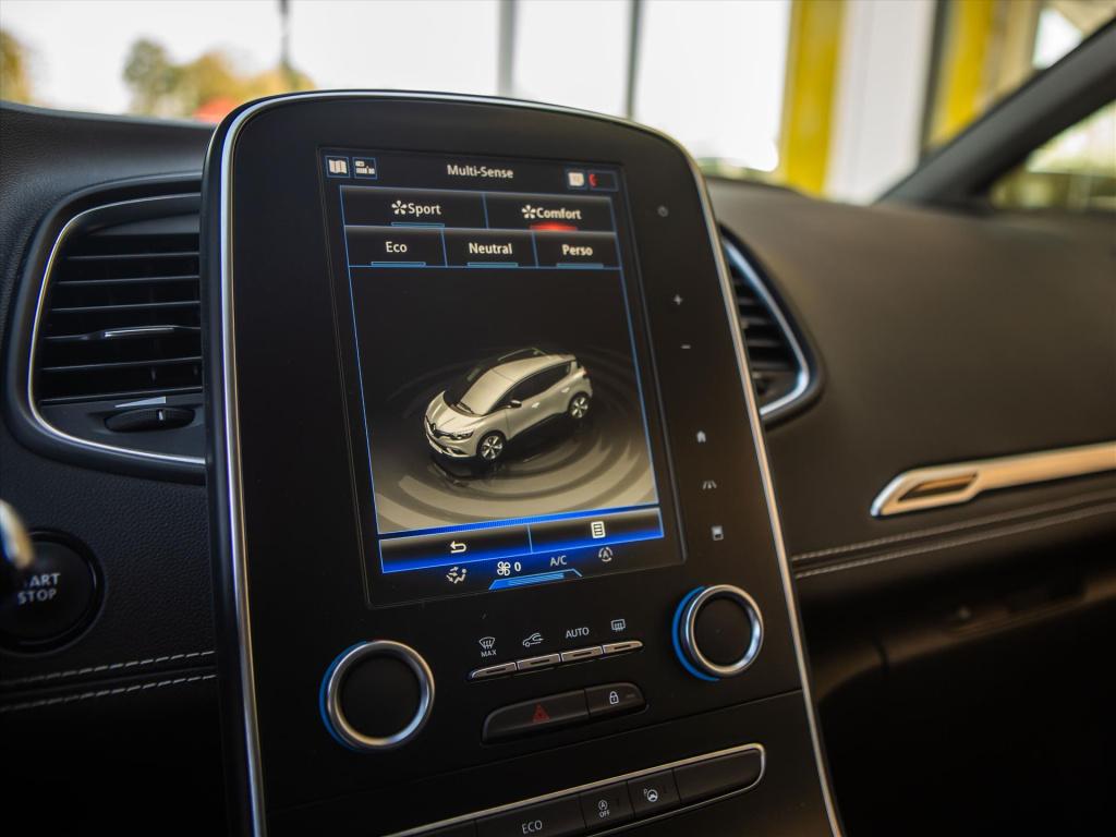 Renault Scenic 1.3 tce 140pk intens | trekhaak | navigatie | park. sensoren