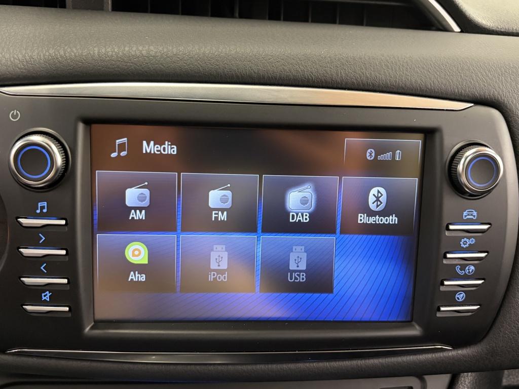 Toyota Yaris 1.5 hybrid executive