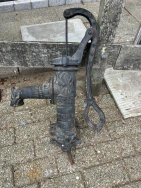Handwaterpomp, gietijzer