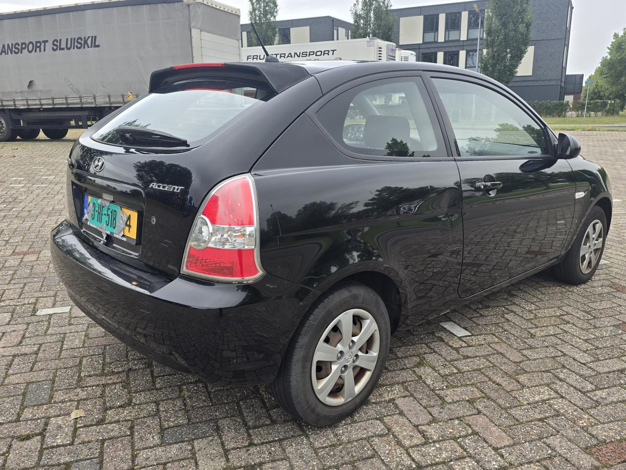 Hyundai Accent 1.4i Dynamic [12 maanden apk en een onderhoudsbeurt]
