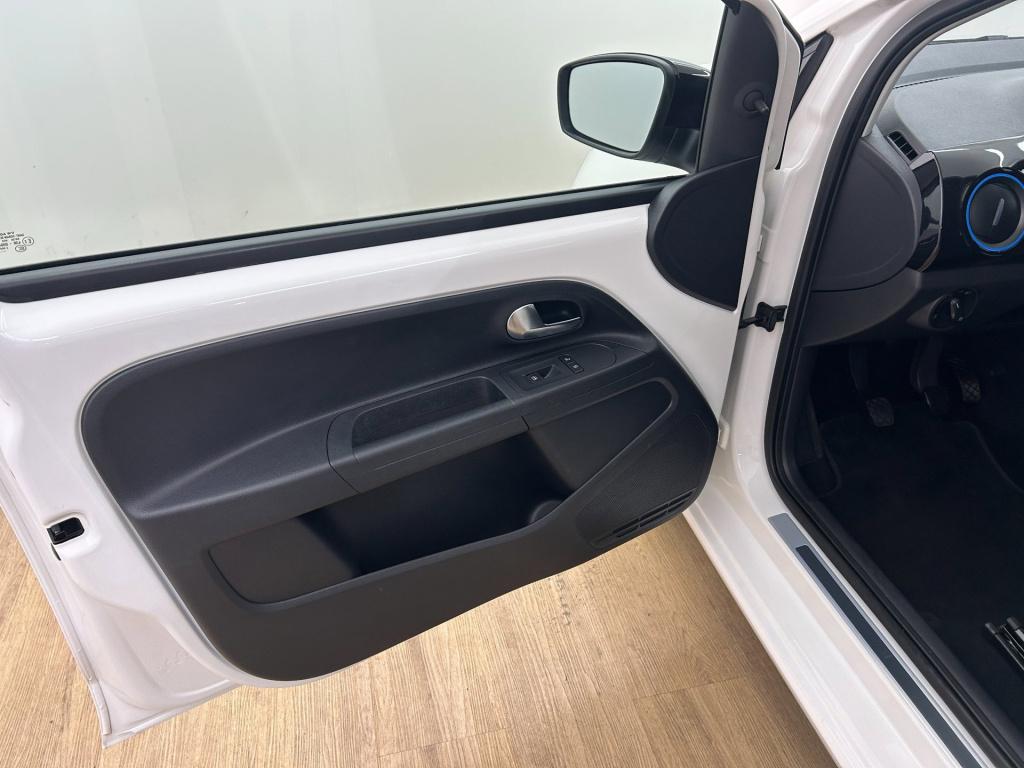 Volkswagen UP! occasion 1.0 up! edition bluemotion | wit | tweedehands volk