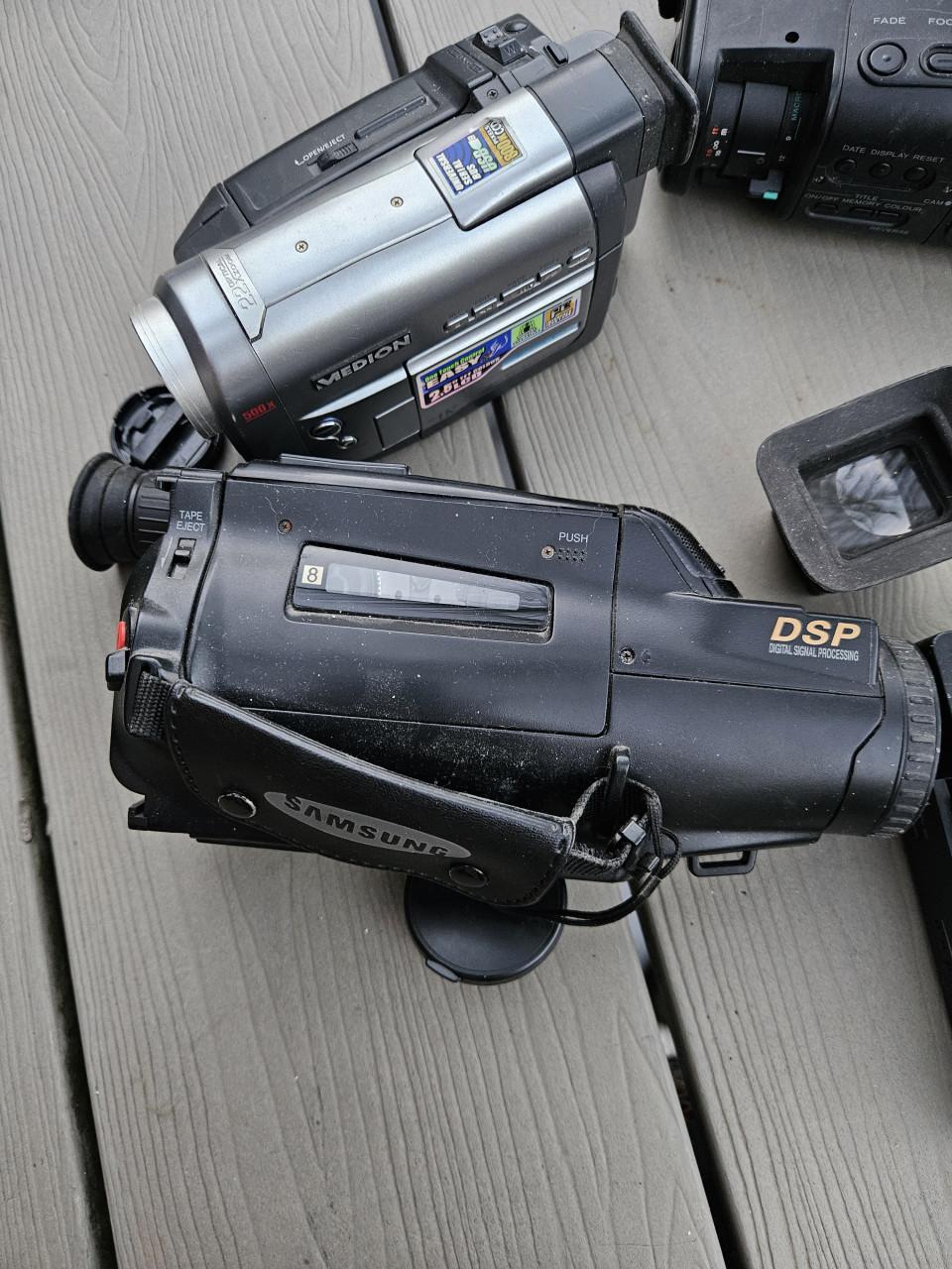 Vintage Videocamera Collectie: Samsung, Medion, Hitachi