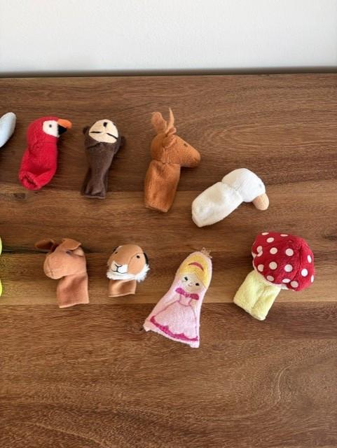 Set van 14 verschillende vingerpoppetjes | o.a. van Hema