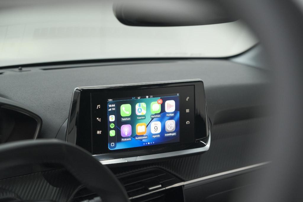 Peugeot 208 puretech 100 allure | apple carplay | parkeersensoren