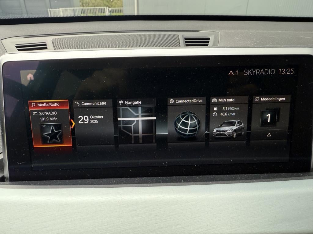 BMW X1 s-drive20i 192pk automaat high executive panoramadak