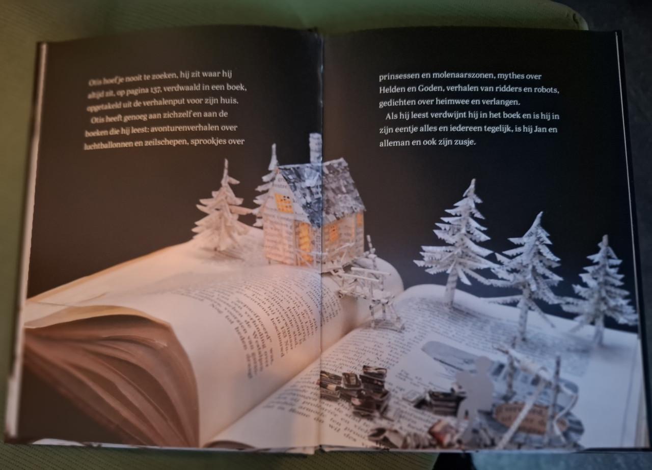 Een zee van papier, door Koos Meinderts & Sietse Muis