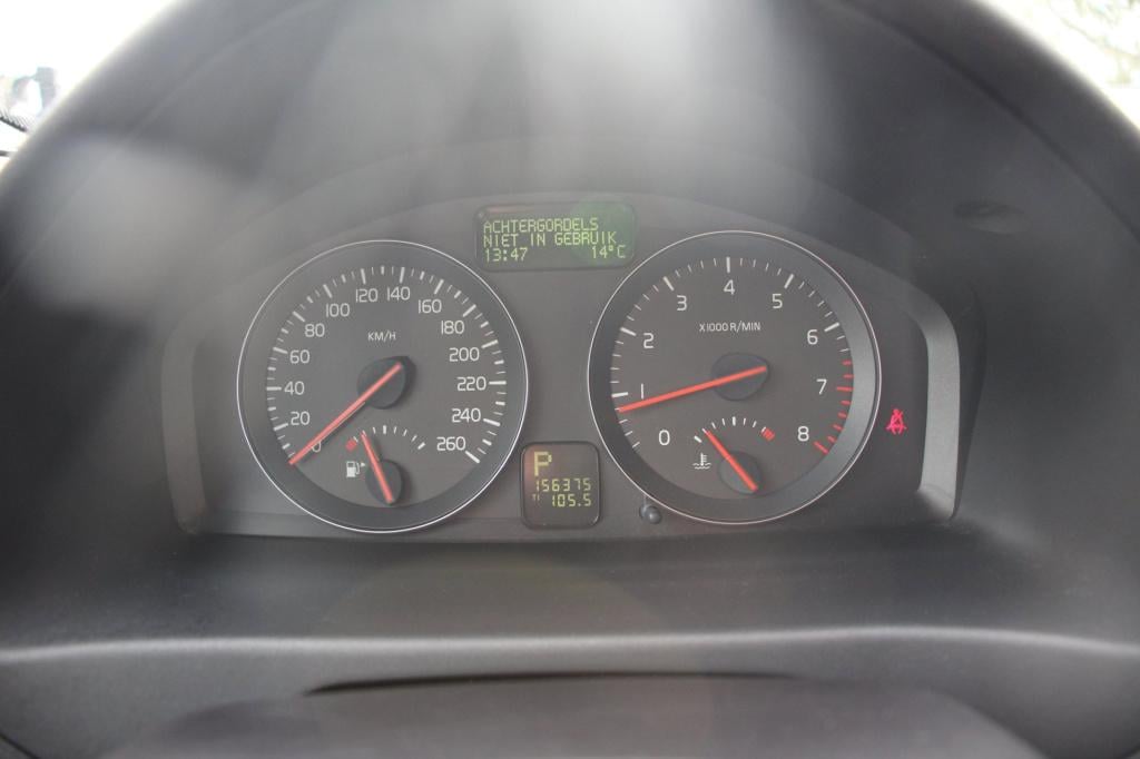 Volvo S40 2.4 edition aut. - 5cil - cruise - xenon - trekhaak - pdc - deale