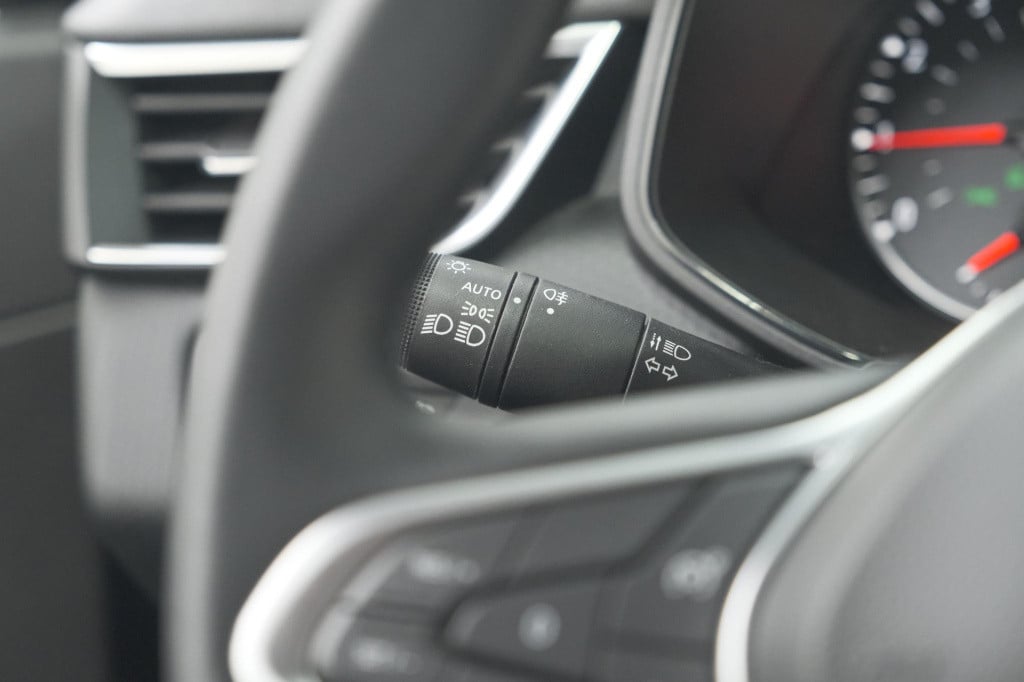 Renault Clio tce 90 equilibre | parkeersensoren | apple carplay | cruise co