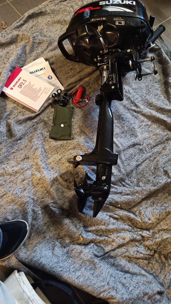 Suzuki buitenboordmotor DF2.5pk