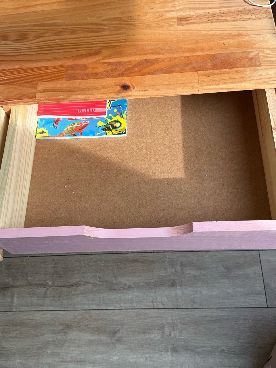 Mooi stevig houten bureau