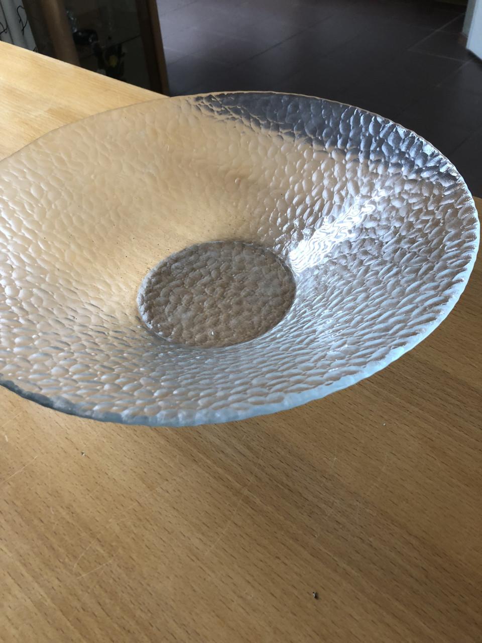 Te koop glazen schalen.(z.g.a.n.).