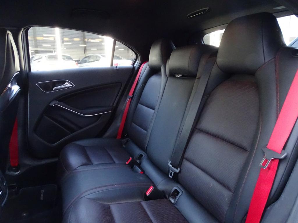 Mercedes-Benz A-Klasse amg 45 4matic | schaalstoelen | designo mountaingrij