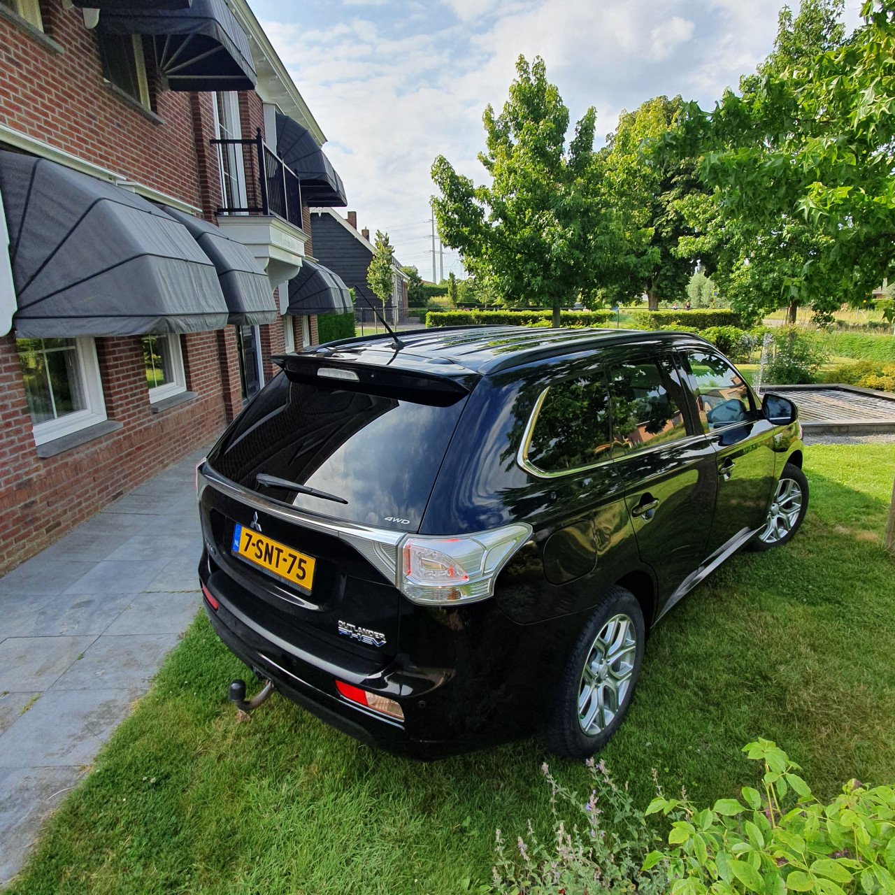 Mitsubishi Outlander Phev 7 zitter 4WD 7 persoons!