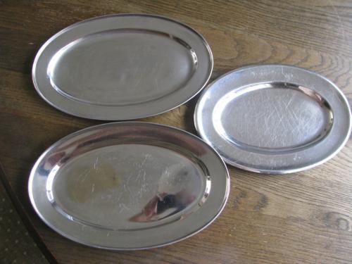 3 Serveerschaaltjes.