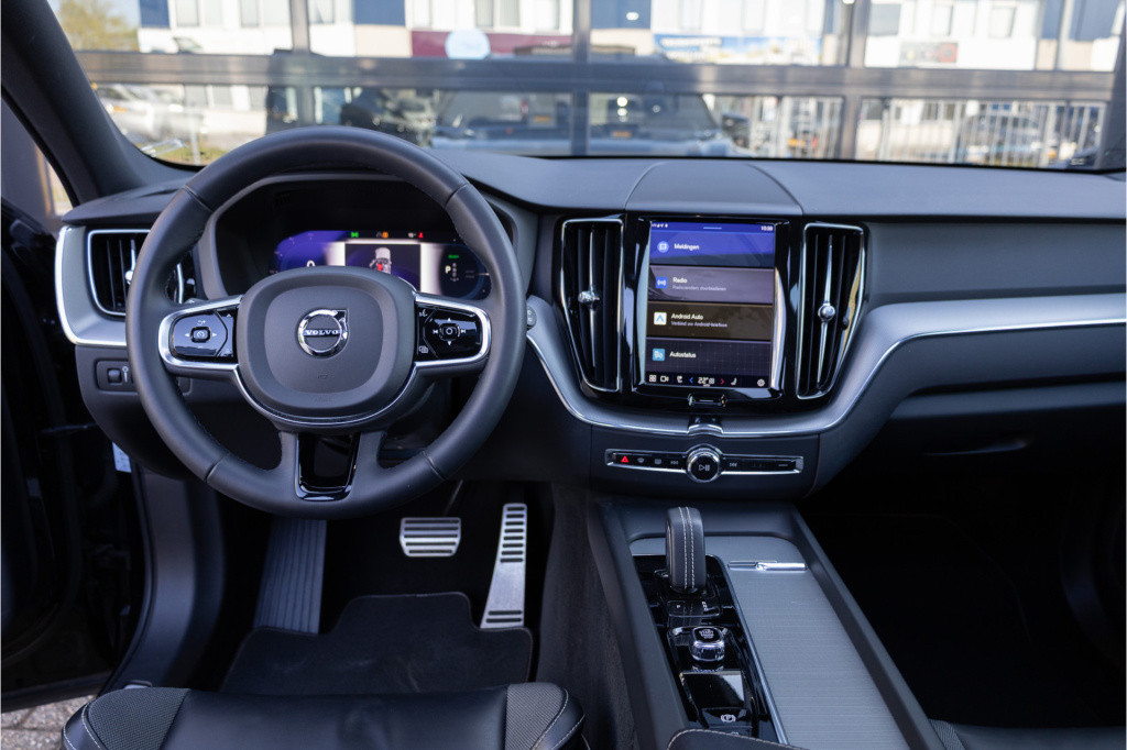 Volvo XC60 2.0 t6 plug-in awd r-design ✅facelift✅google.serv✅pano