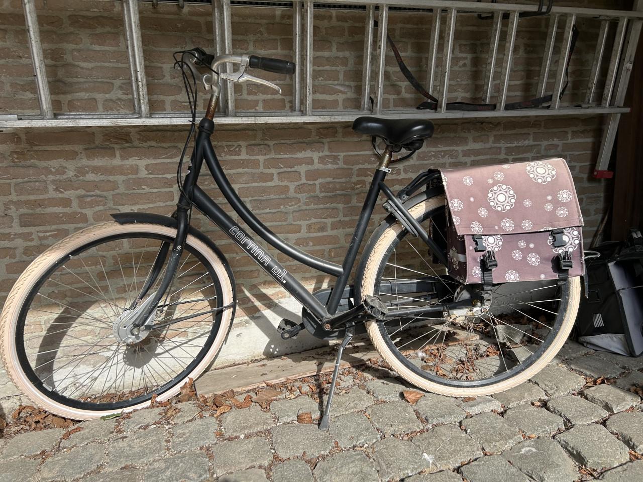 Damesfiets Cortina opknappertje gratis af te galen
