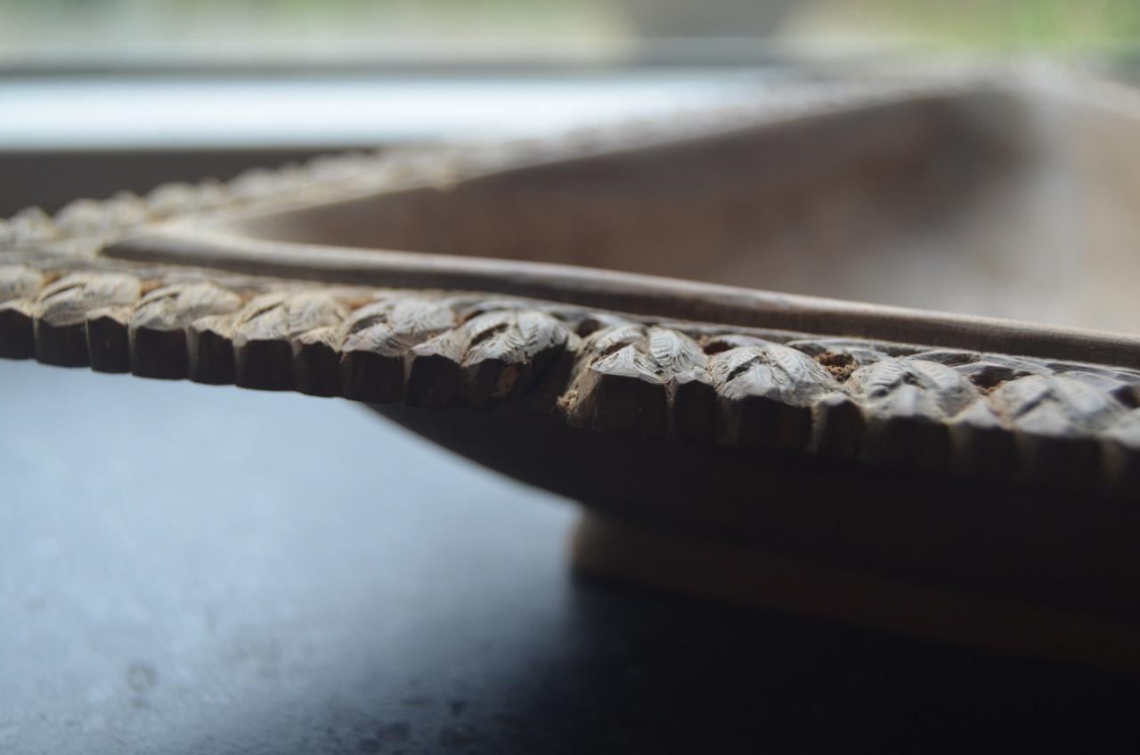 2 Leuke (Indische?) houten bakjes in goede staat