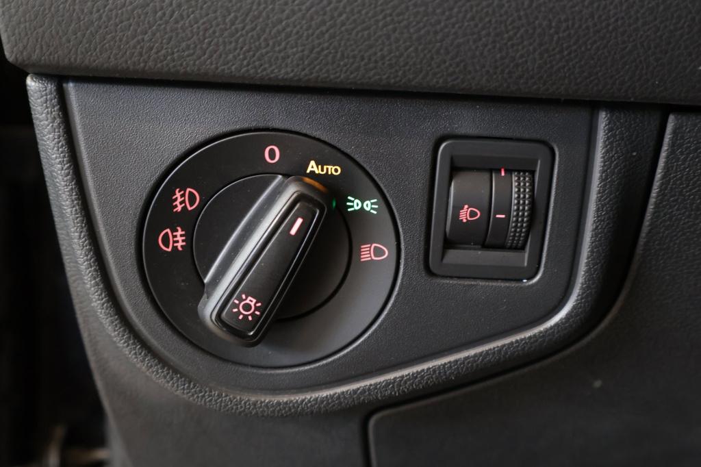 Volkswagen Polo 1.0 tsi comfortline business nl auto, carplay, pdc v+a, cam