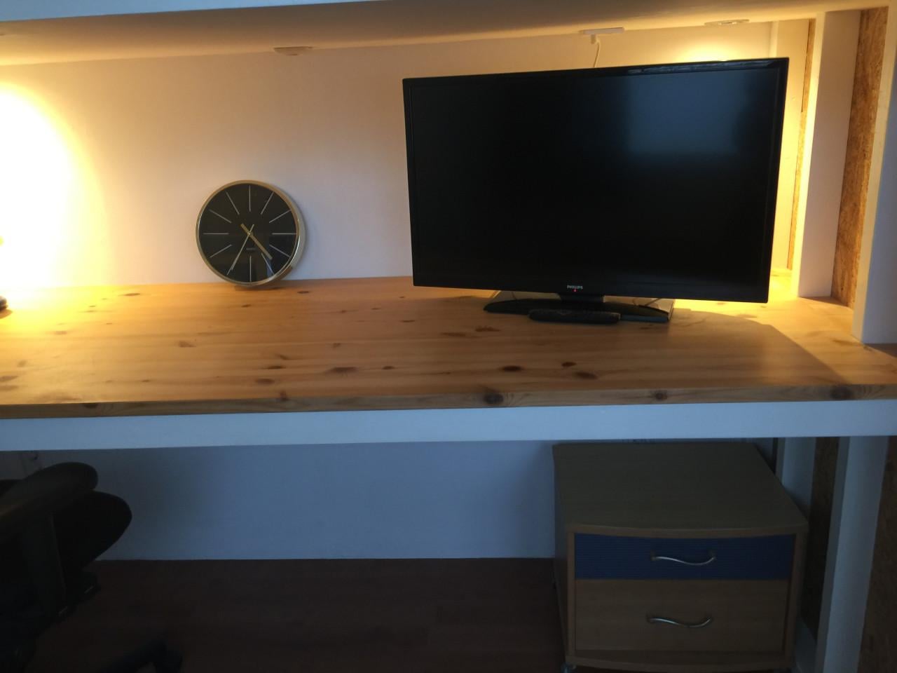 Mooie gestoffeerde en gemeubileerde kamer te huur in Goes Noord.