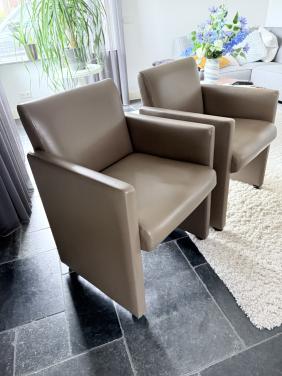 Stoelen 2 stuks leer op wieltjes