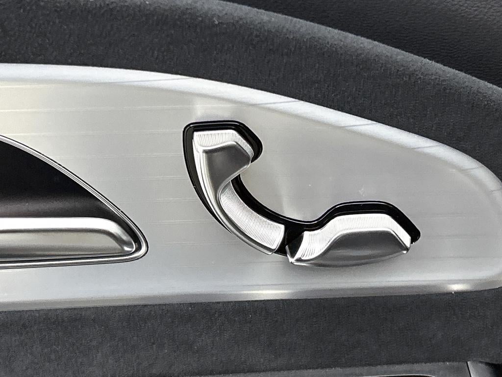 Mercedes-Benz Cla 250+ launch edition 85 kwh | multibeam led | panoramadak 