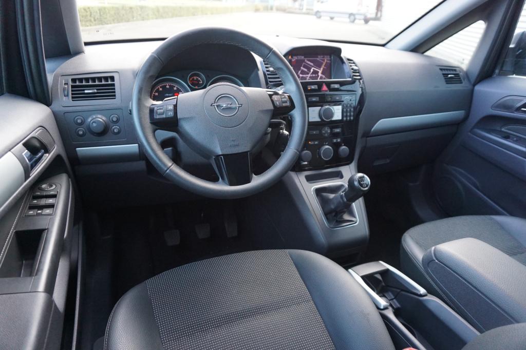 Opel Zafira 1.8 cosmo 7-persoons / climate / navi / cruise / trekhaak / lm 