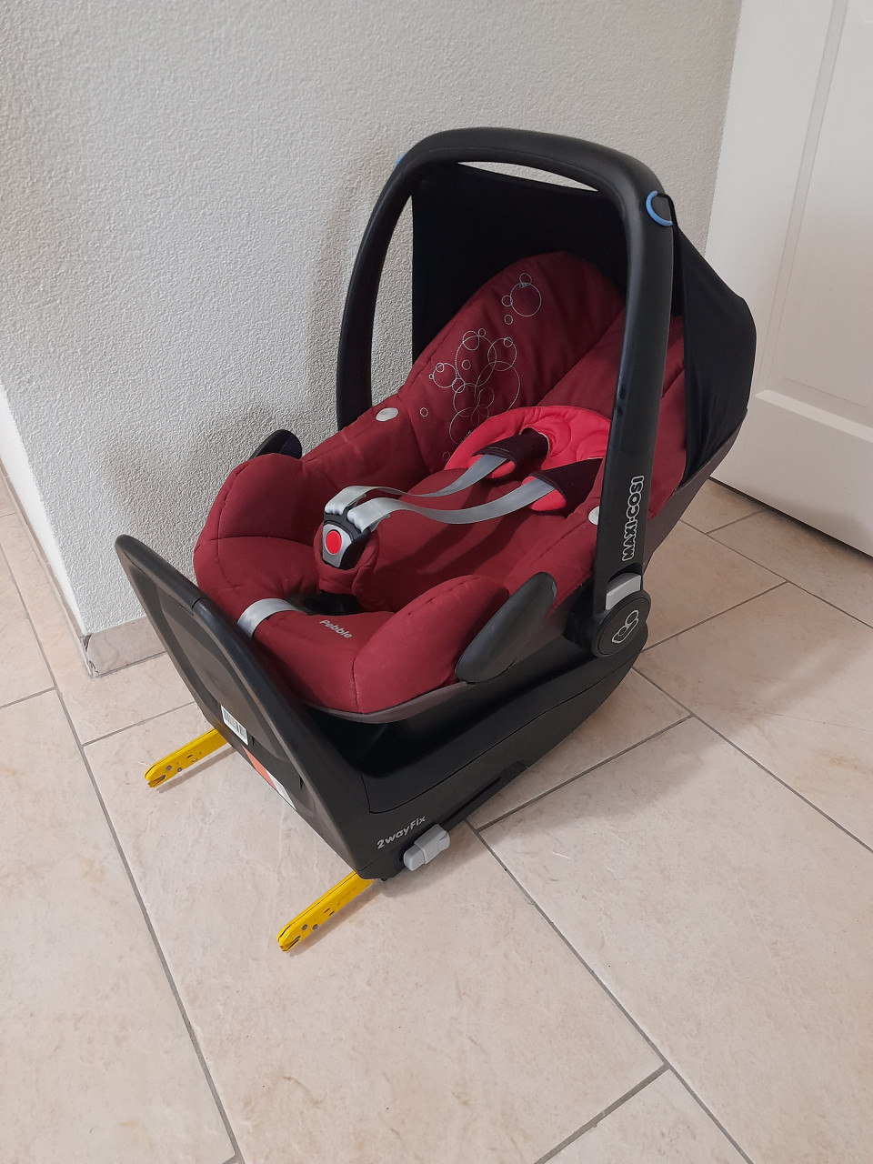 Maxi Cosi Pebble Plus + 2Way Pearl + Isofix base 2wayFix  Complete set
