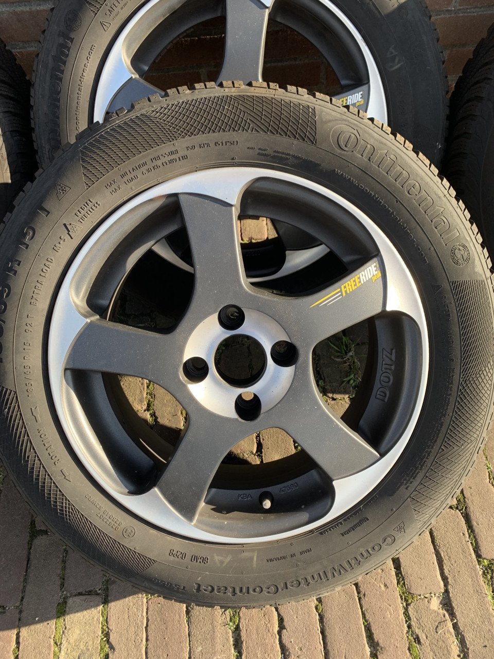 Winterbanden 185/65 R15 88T inclusief lichtmetalen velg