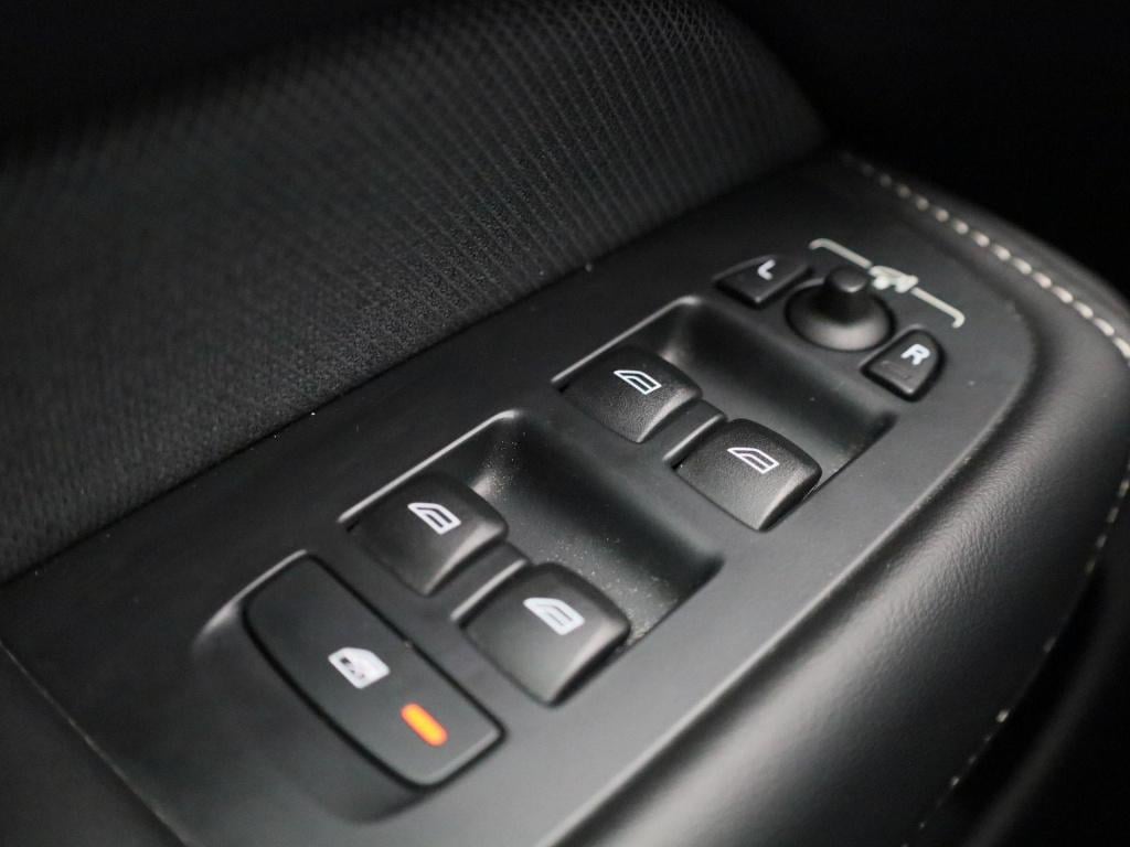 Volvo XC60 t6 recharge geartronic r-design automaat | panorama dak | naviga