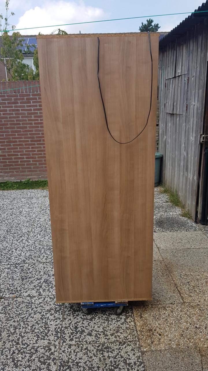 Vitrinekast met verlichting
