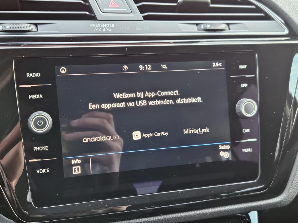 Volkswagen Touran 1.2 tsi highline business r-line 7-pers. | acc | camera