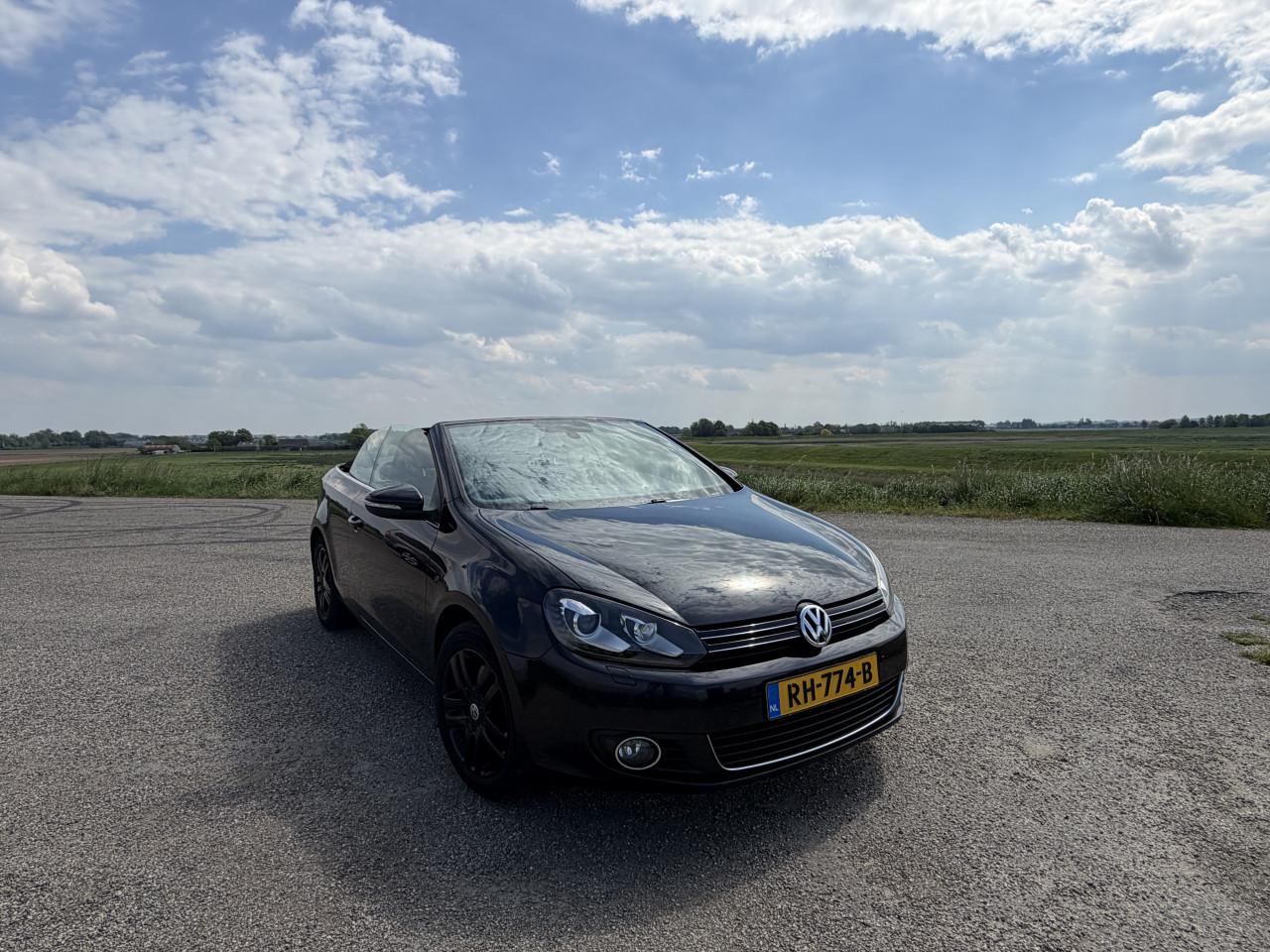 Volkswagen Golf 1.4 TSI CABRIO  160PK 7-DSG 2011 Zwart met achteruitrijcam.