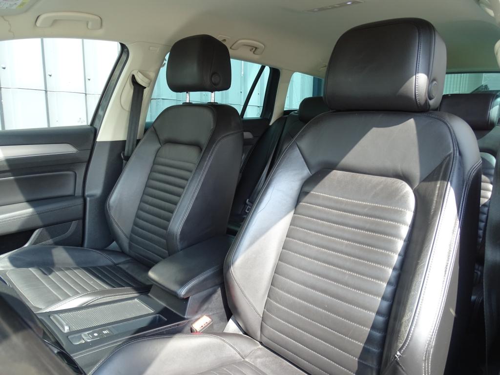 Volkswagen Passat variant 2.0 tsi highline 211pk automaat | el. trekhaak | 