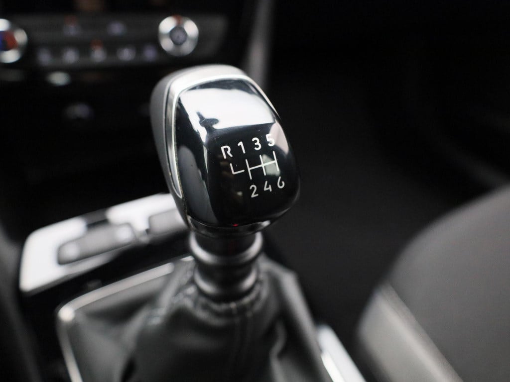 Opel Mokka 1.2 edition | parkeer sensoren | navigatie | airco | led | virtu