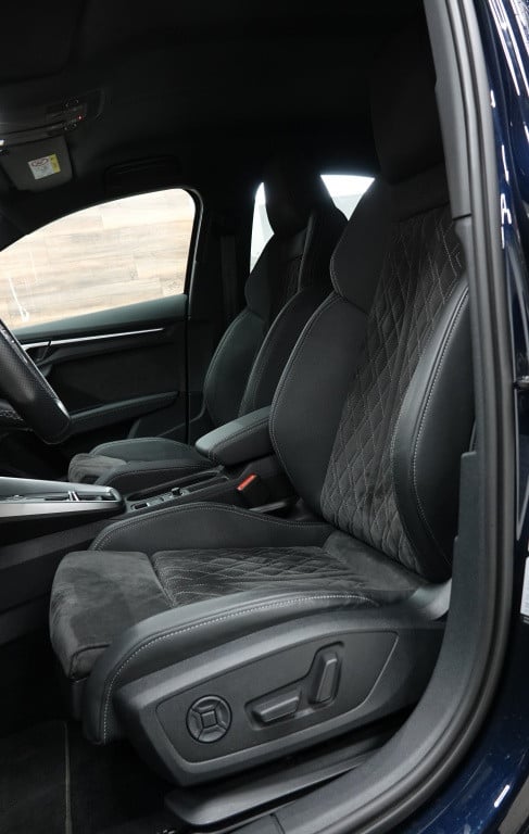 Audi A3 limousine 2.0 tfsi s3 quattro | cruise | matrix | alcantara |