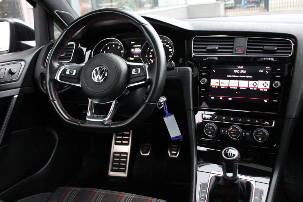 Volkswagen Golf 2.0 tsi gti | pano. | dynaudio
