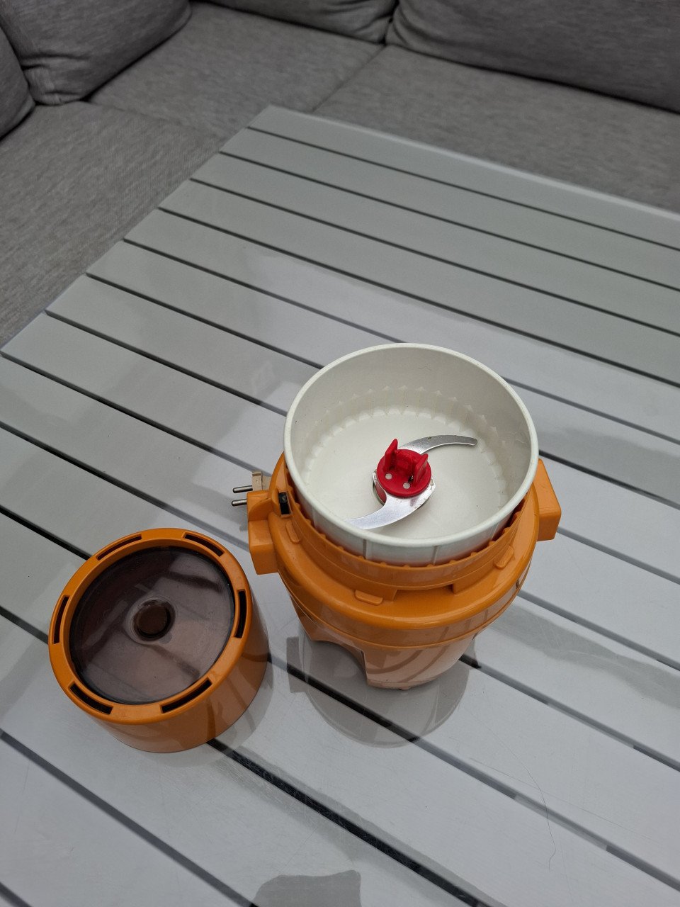 Moulinex vintage oranje Moulinette type 320 hakrobot