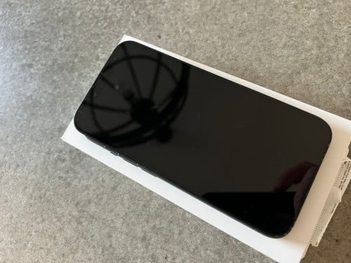 Aangeboden nette iPhone 14 zwart