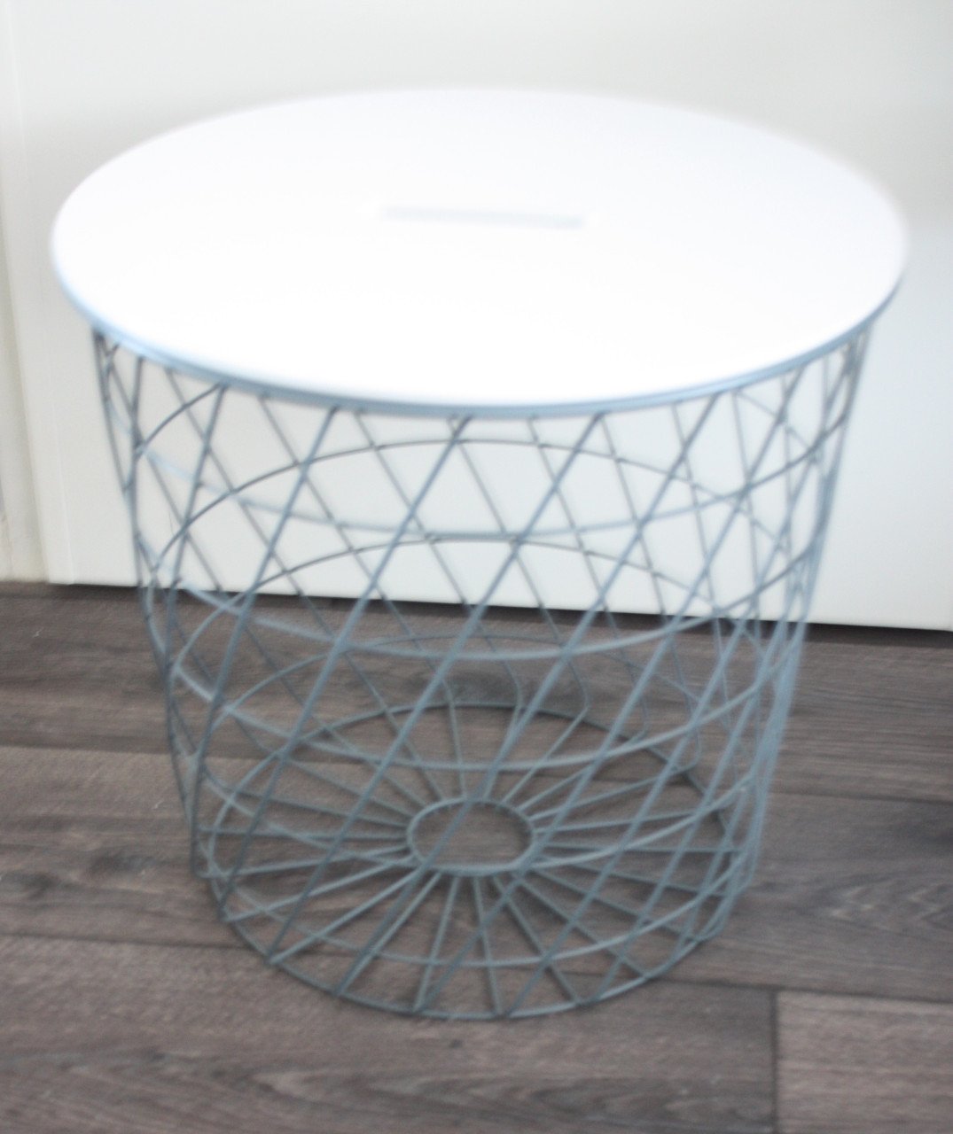 Metalen wasman-tafeltje decoratie