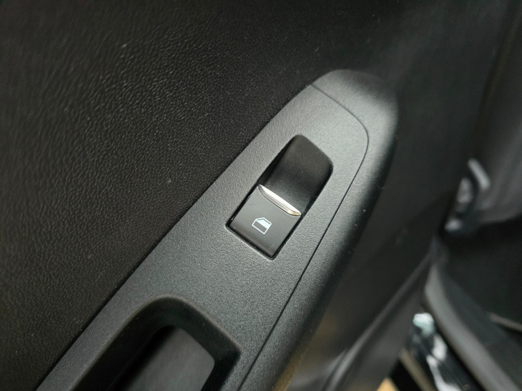 Ford Fiesta occasion 1.0 ecoboost titanium (luxe uitvoering) met carplay en