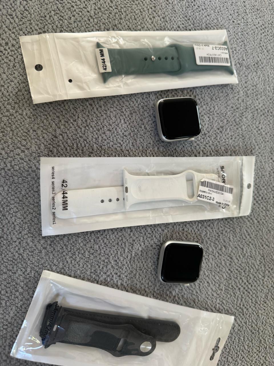 2x Apple Watch series 5