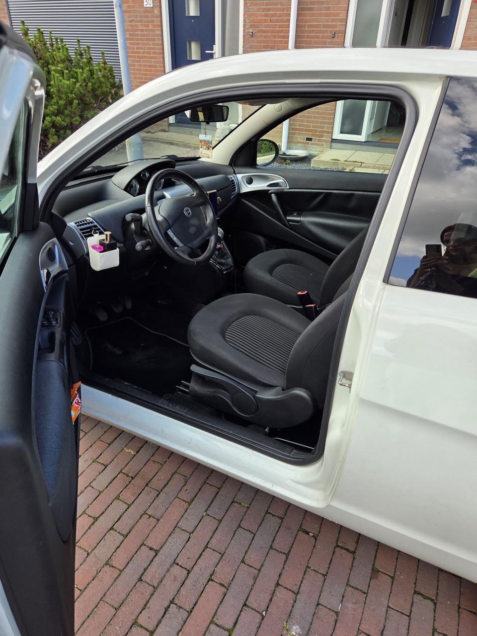Lancia ypsilon