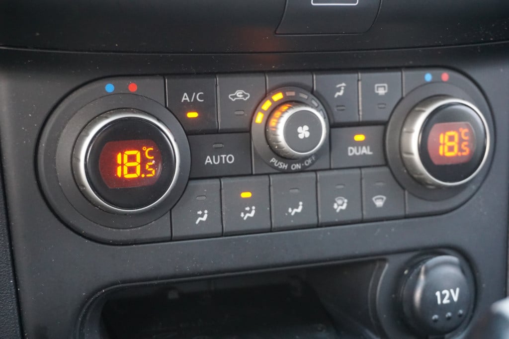 Nissan Qashqai 1.6 360 airco / navi / camera / cruise / elektr. ramen / lm 