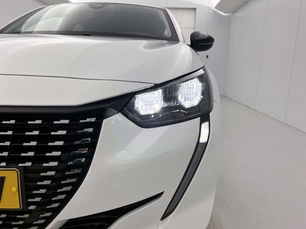 Peugeot 208 100 pk allure | rijklaar | navi | camera achter |