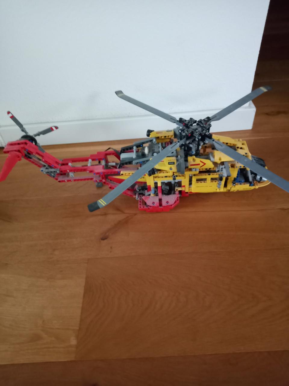 Technische lego helikopter 9396