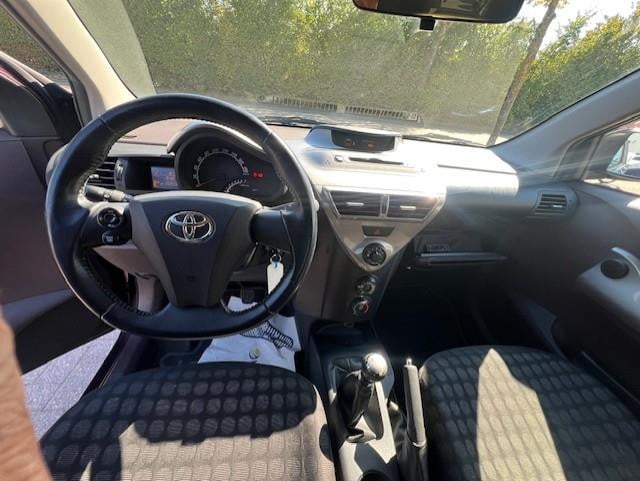Toyota Iq 4 zitplaatsen 1.0 vvti comfort